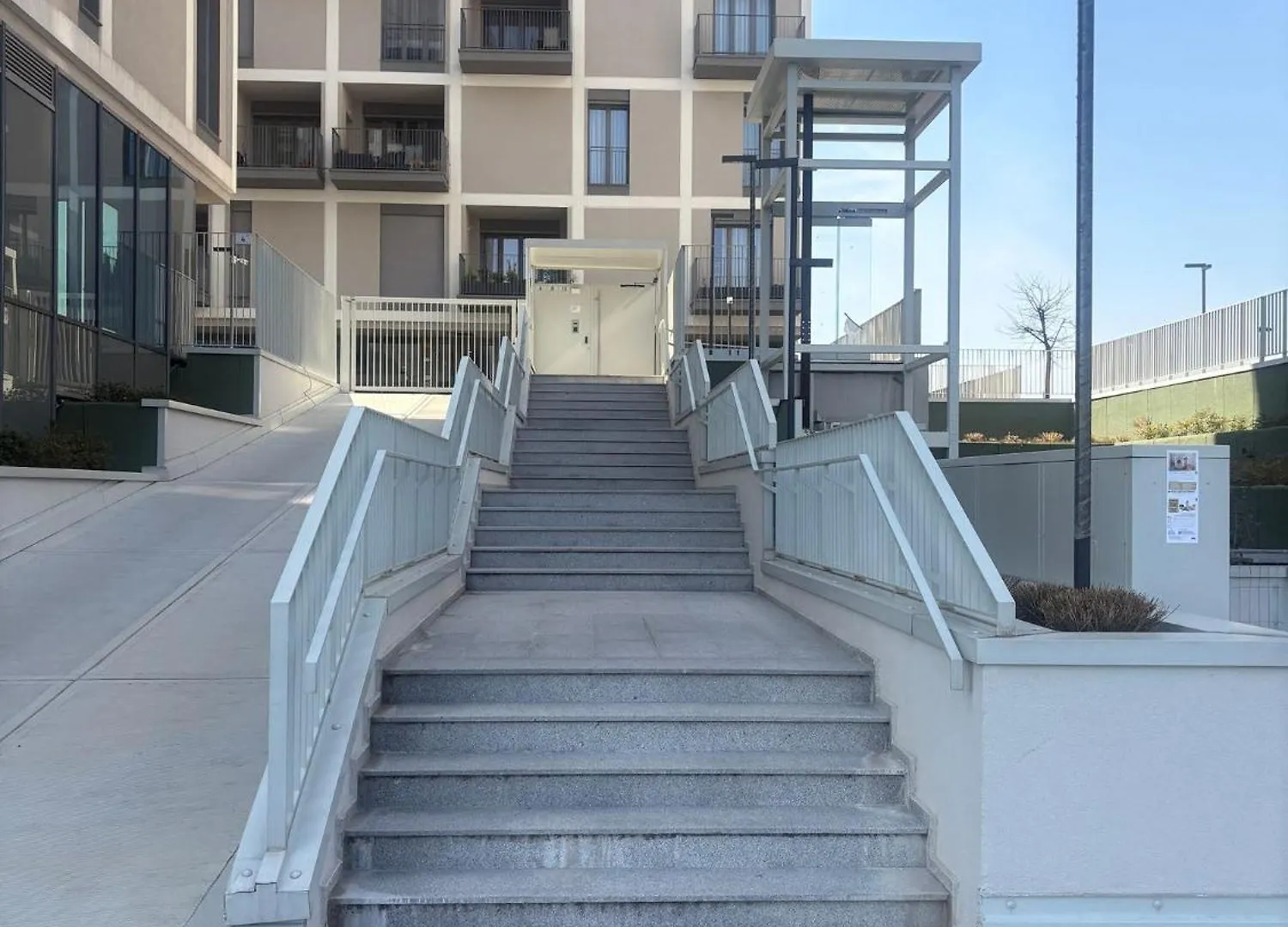 Milano Panorama Home - Luminous With Private Garage Италия