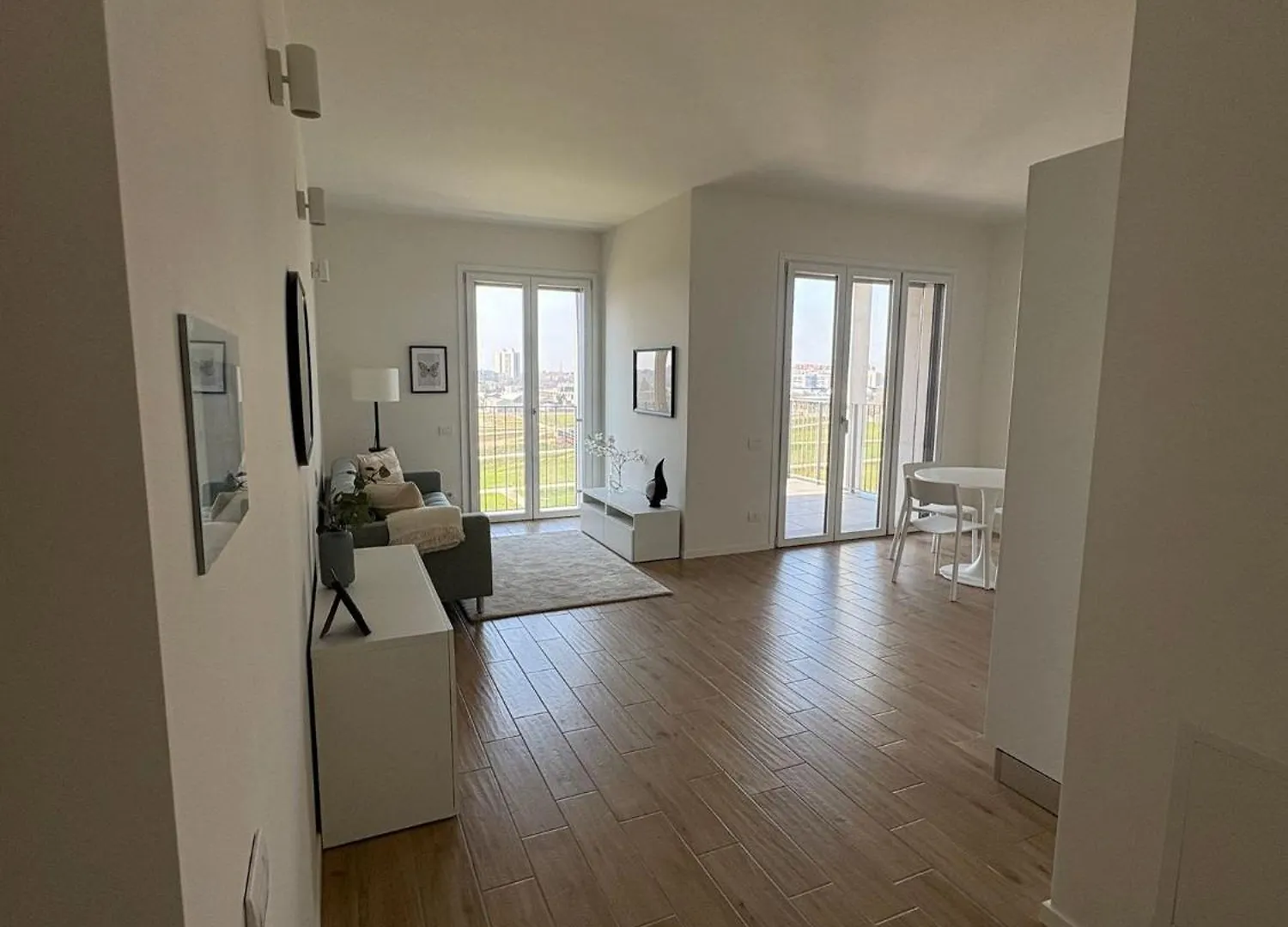 Milano Panorama Home - Luminous With Private Garage Апартаменты Милан